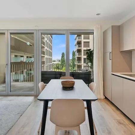 Apartment Modern Studio With Balcony In